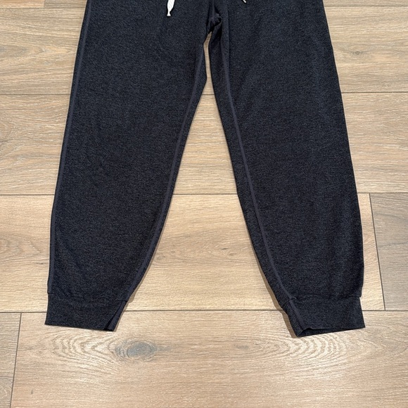 VUORI Charcoal Heather Performance Joggers Active Lounge DreamKnit Bottoms Small - Picture 5 of 13
